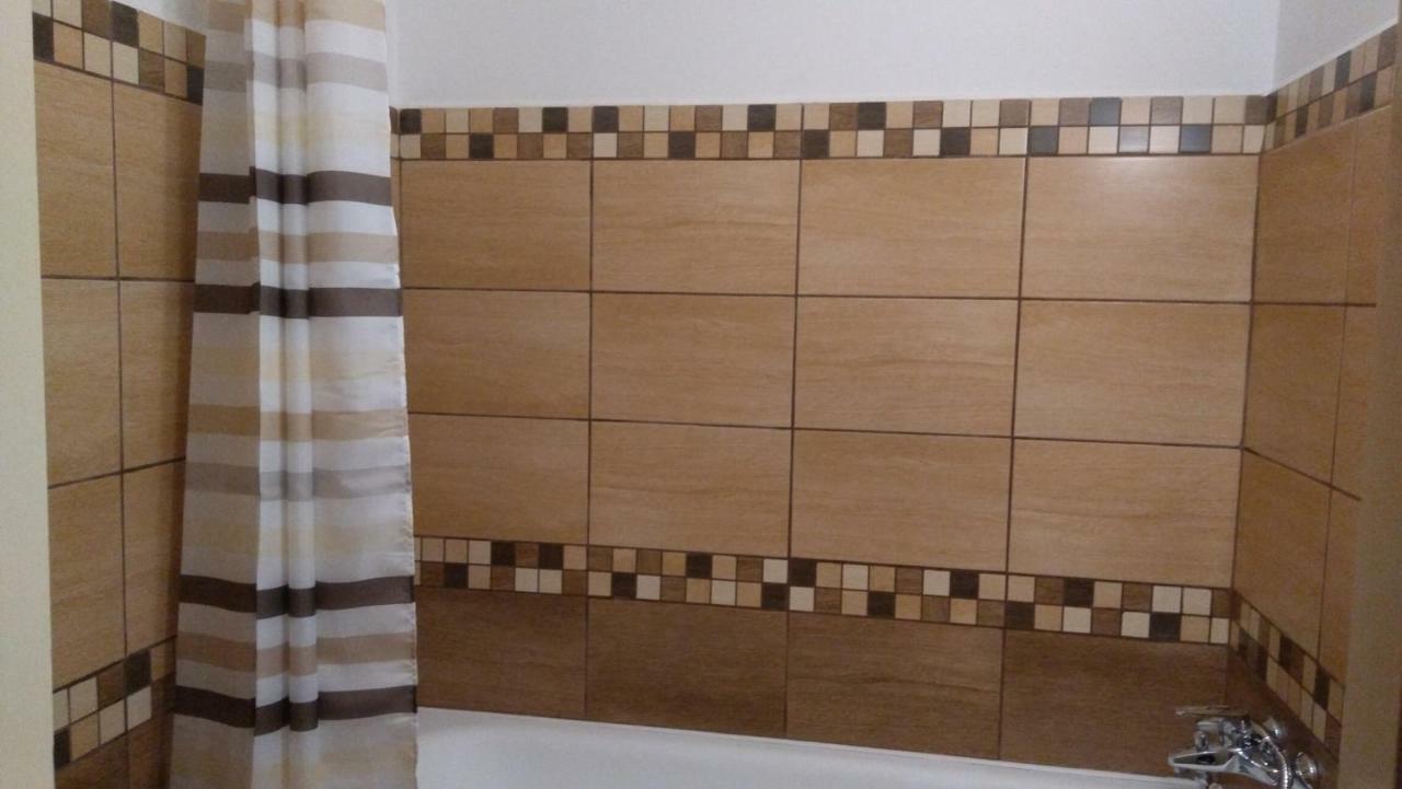 Gesztenyes Apartman Miskolc Exteriör bild