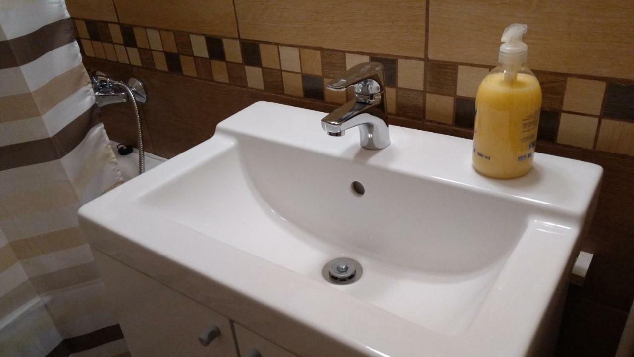 Gesztenyes Apartman Miskolc Exteriör bild
